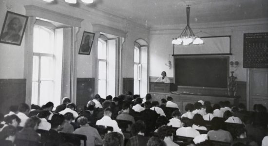 Занятия по анатомии в аудитории корпуса на ул. Мечникова